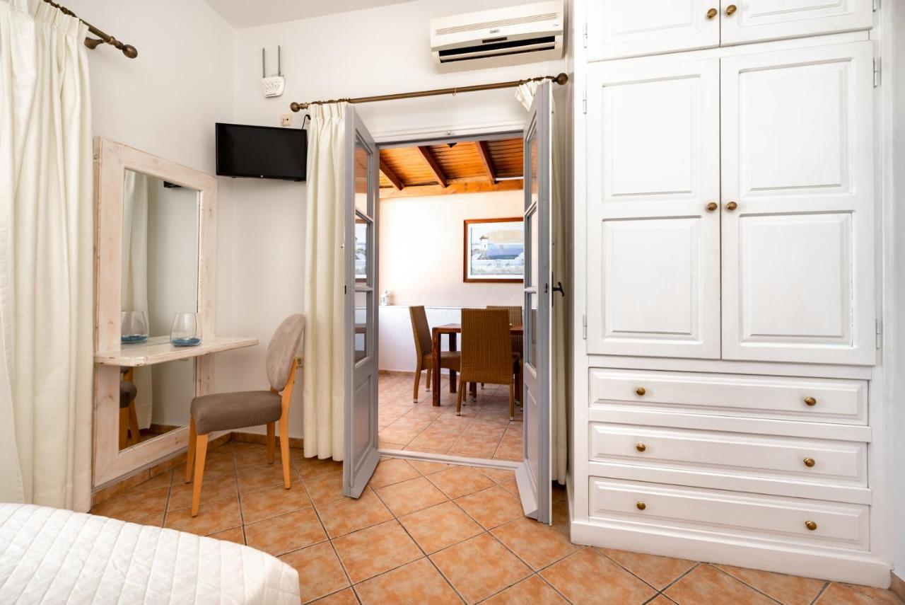 Villa By Hotel Thira Fira  Dış mekan fotoğraf